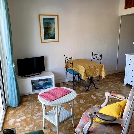 Sea/beach-studio Apartment Mandelieu-la-Napoule
